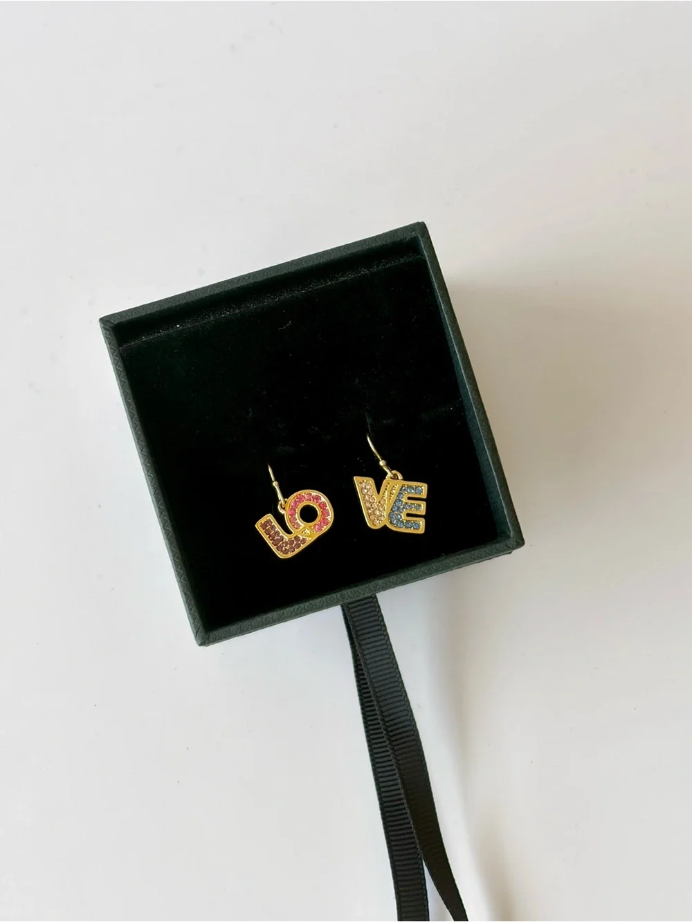 Coach Boxed LOVE Earrings NWT - Picture 4 of 8